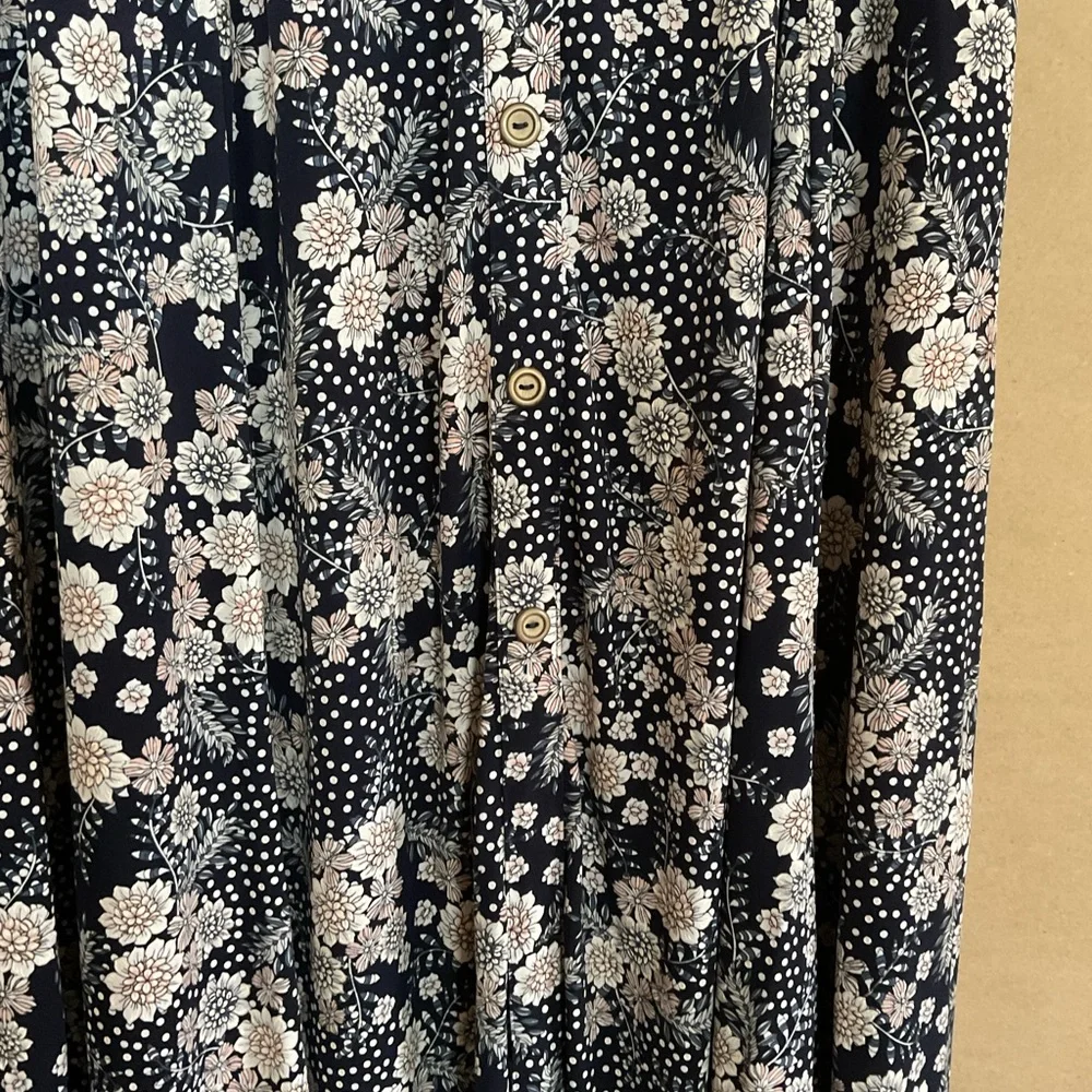SJS maxi skirt. Navy blue floral. Size M - Picture 2 of 8
